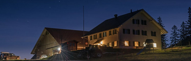 Bergrestaurant Althüsli: Aussenansicht bei Nacht