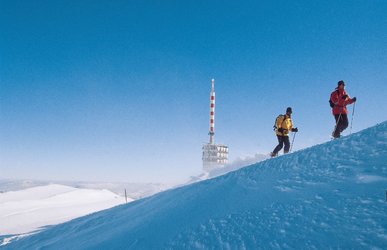 Snowshoeing on Chasseral (Jura bernois Tourisme)