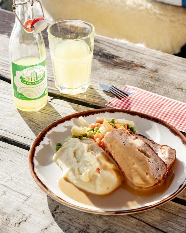 tertiary restaurant image