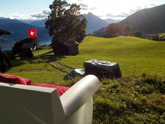Lounge - view towards Niesen and lake Thun