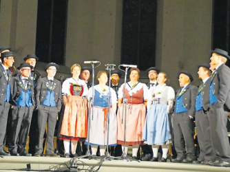 Der%20Jodlerklub%20vom%20%C3%84gerital%20anl%C3%A4sslich%20seines%20Weihnachtskonzerts%20in%20der%20Pfarrkirche%20Unter%C3%A4geri.%20%28PD%29