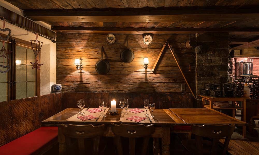 Hotel Restaurant Fondue Stube Schweiz Tourismus