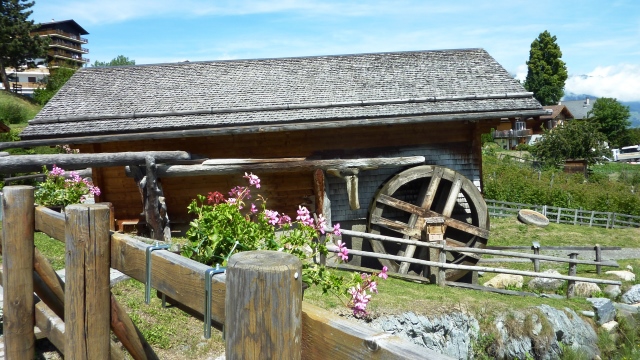 Besichtigung des alten Dorfes Besichtigung des alten Dorfes