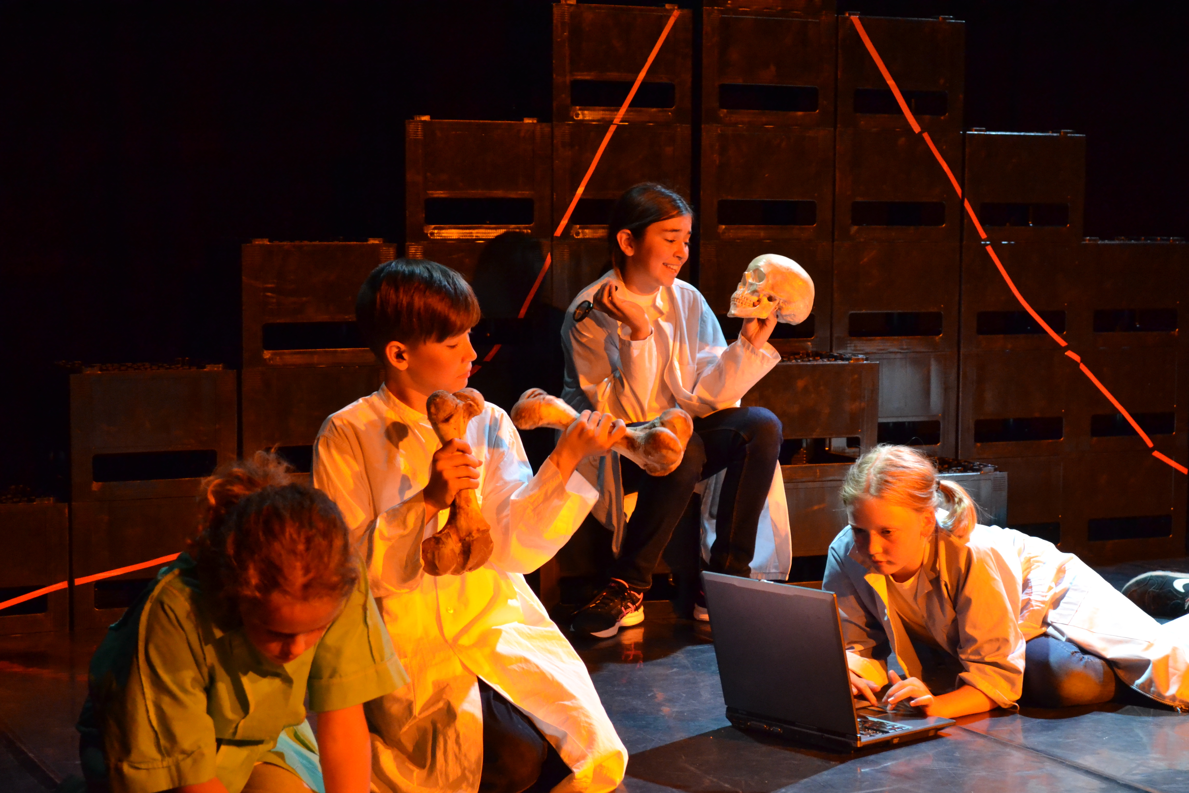 Bühne frei Youngsters! (Theater 5.-7. Klasse) Bühne frei Youngsters! (Theater 5.-7. Klasse)